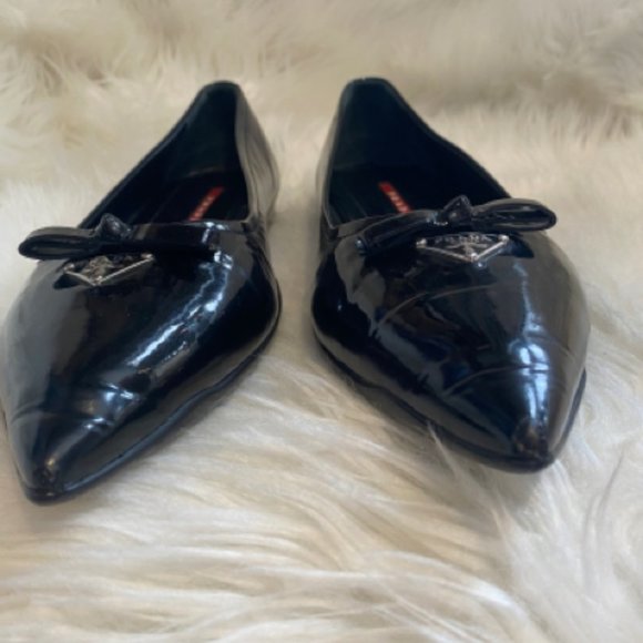 Prada Pointed Toe Patent Leather Flats Sz. 39 Shoe - Picture 4 of 11